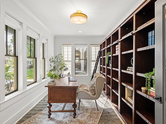 3rd image of 2518 Blair Blvd
