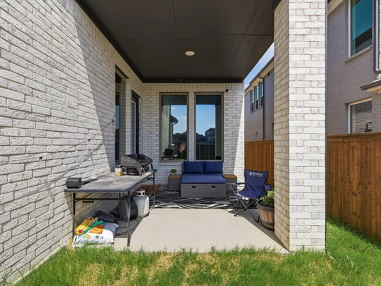 1528 Sandhill Ln — Photo 29