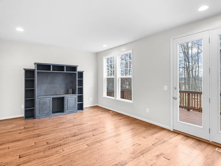 133 Biscane Ct — Photo 8