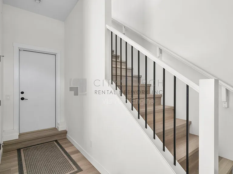 244 Sovereign Cres SW #1 — Photo 29