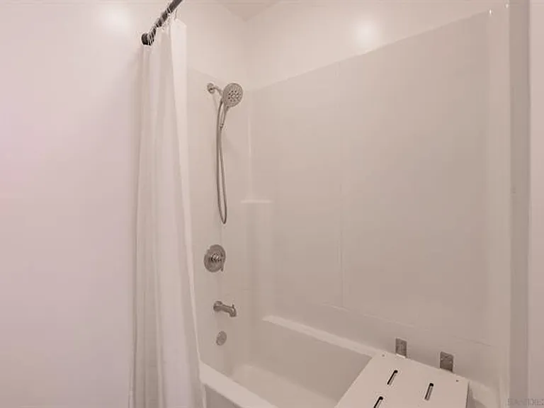 1316 E Grand Ave #104 — Photo 21
