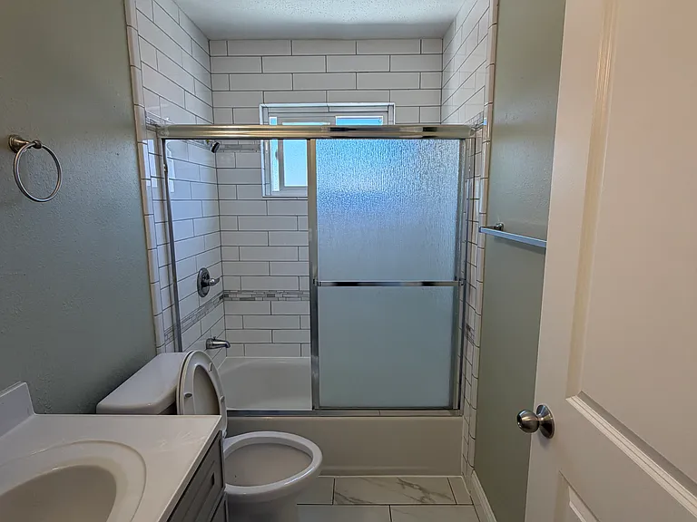 2605 9th Ave #G — Photo 20