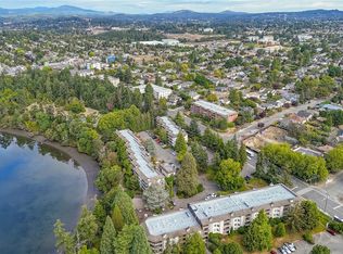 81 Gorge Rd W #204, Saanich, BC V9A1L9