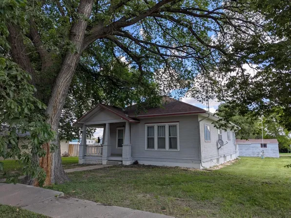 110 S Plum St., Maywood, NE 69038