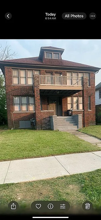 5319 Ivanhoe photo 1