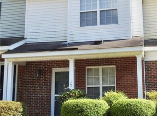 17 Sidney Marie Ct, Greensboro, NC 27407