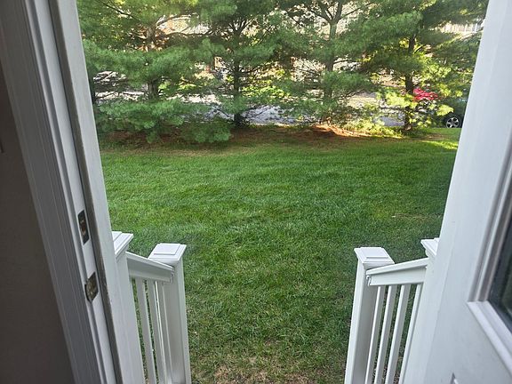 5th image of 173 Providence Ln