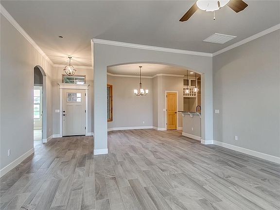 2nd image of 901 NW 189th Cir