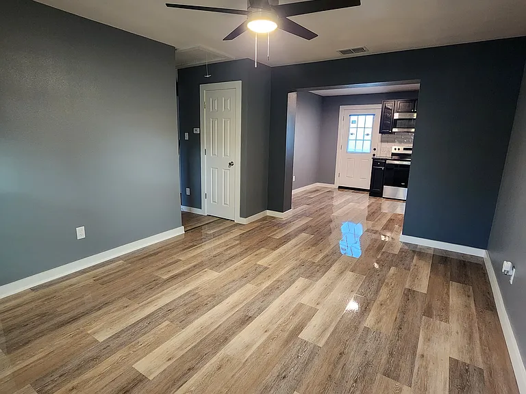220 Bois D Arc St — Photo 15