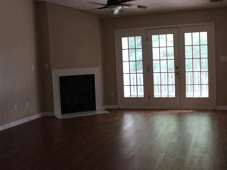 3431 Lainey Ln #D — Photo 8