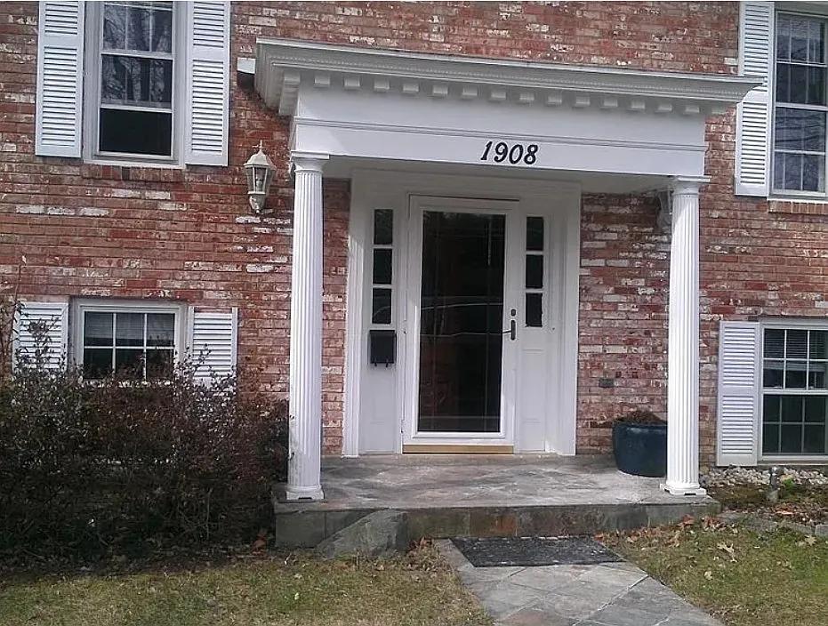 Main entrance door - 1908 Great Falls St