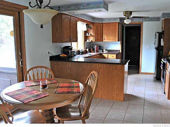 2nd image of 2094 Pineview Ct