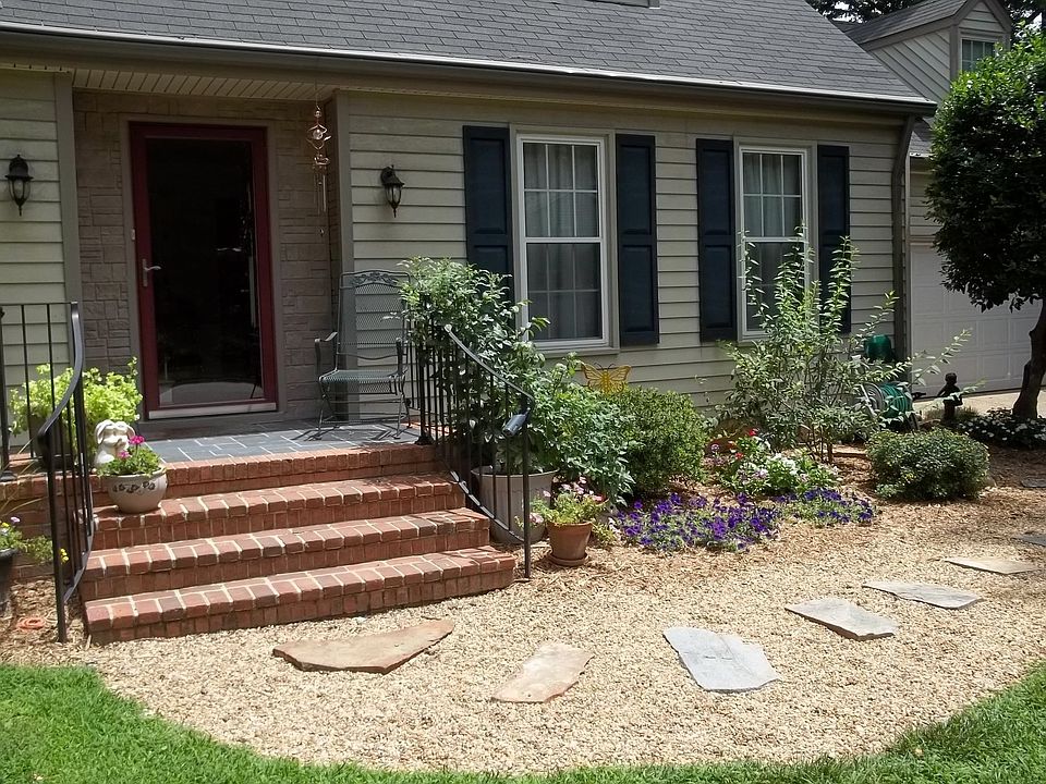 1st image of 12924 Fitzhugh Dr