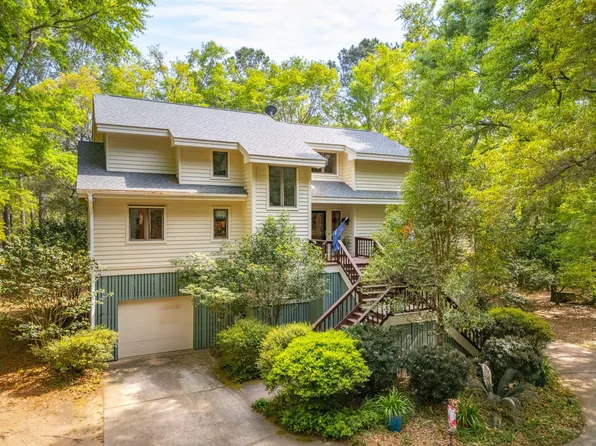 6135 Caravelle Ct, Awendaw, SC 29429