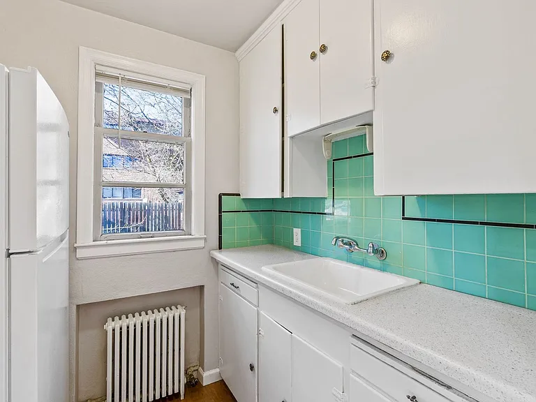 1226 W 5th Ave — Photo 28