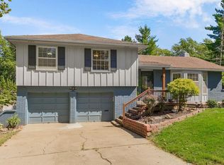11107 Grand Ave, Kansas City, MO 64114