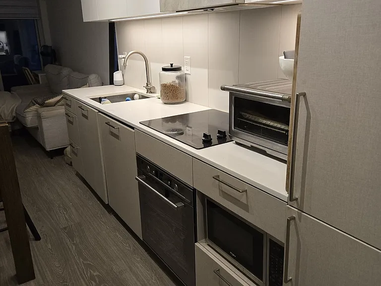 19 Western Battery Rd #903 — Photo 9