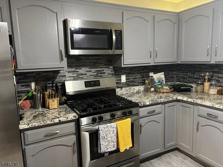 221 Ringwood Ave #7 — Photo 6