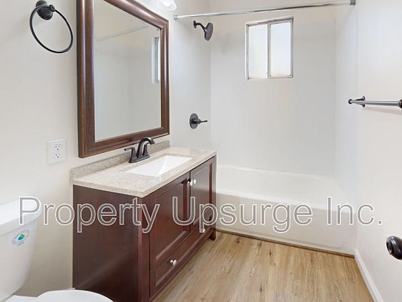 3rd image of 19430B Hill St