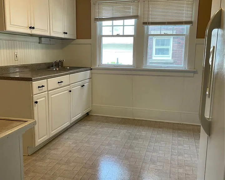 Parkway Dr — Photo 4