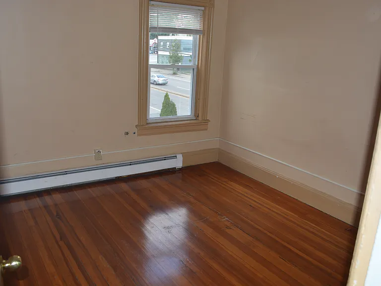 1172 N Main St #1 — Photo 8