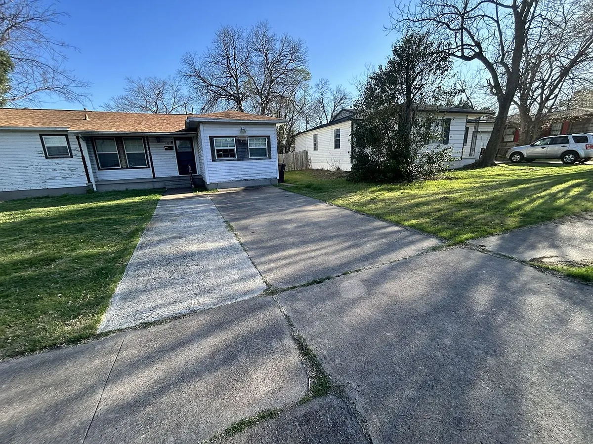 Building Photo - 1414 Alta Mira Dr