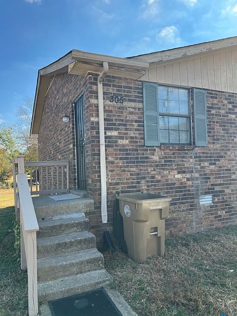 1st image of 305 Hawk View Ct #305