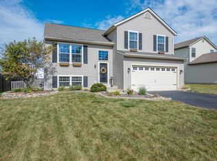 164 Barry Knoll Dr, Pataskala, OH 43062