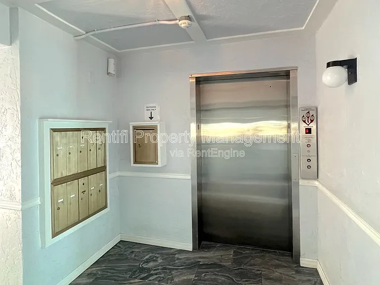 2711 1st St #502 — Photo 21
