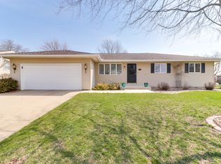 122 Sheringham Dr, Normal, IL 61761