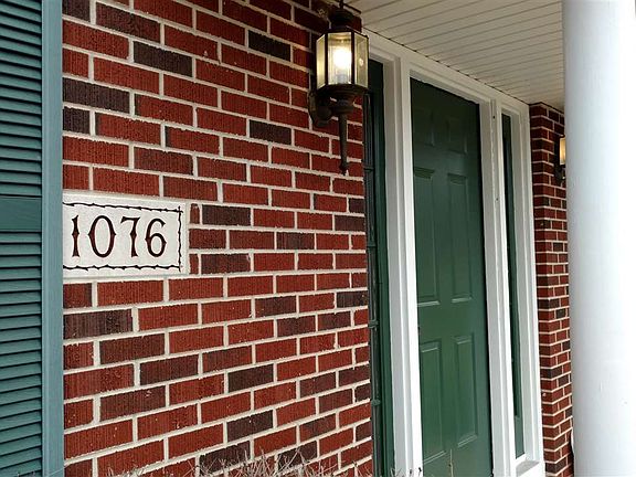 3rd image of 1076 Stony Creek Way