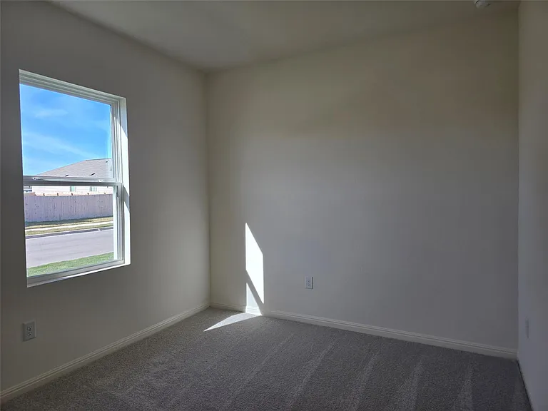 624 Wesley Miller Ln — Photo 8
