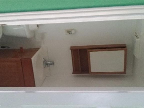 5th image of 3575 Vista Ave
