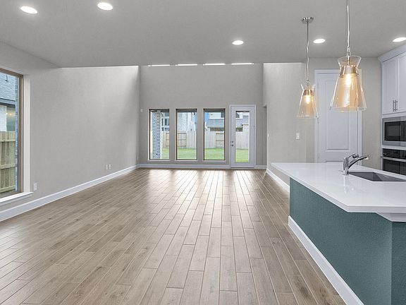 3rd image of 21331 Palm Arbor Dr