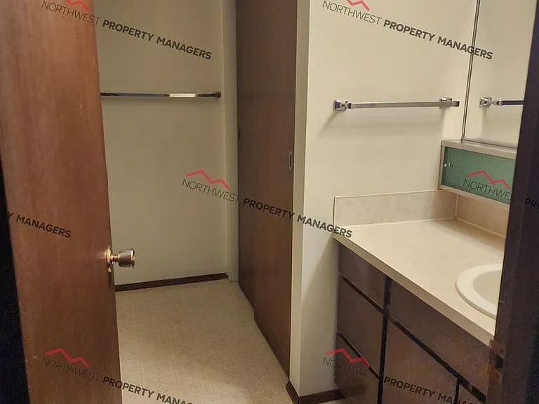 610 E Pioneer Ave #1-24 — Photo 8