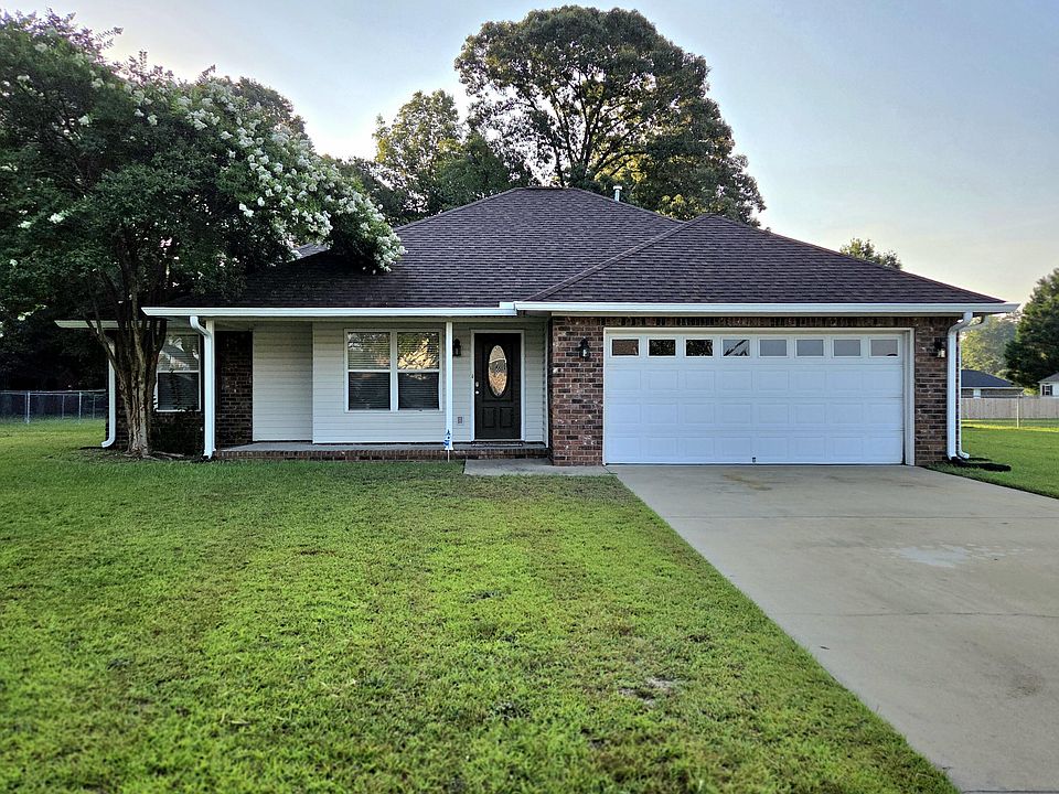 1st image of 3625 Rhododendron St