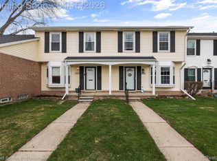 37305 Glenbrook Dr, Clinton Township, MI