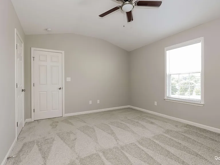 2104 Madison Ct — Photo 14