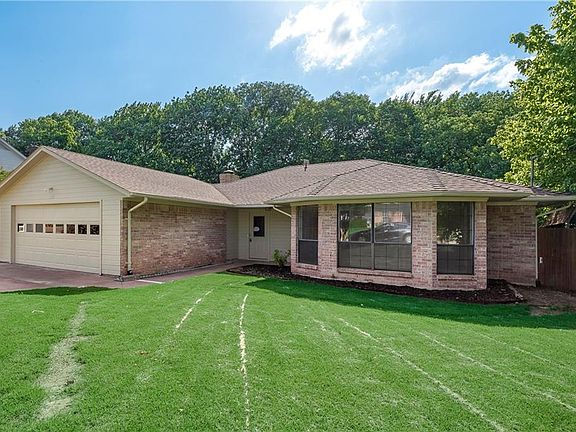 2nd image of 408 Creekside Dr