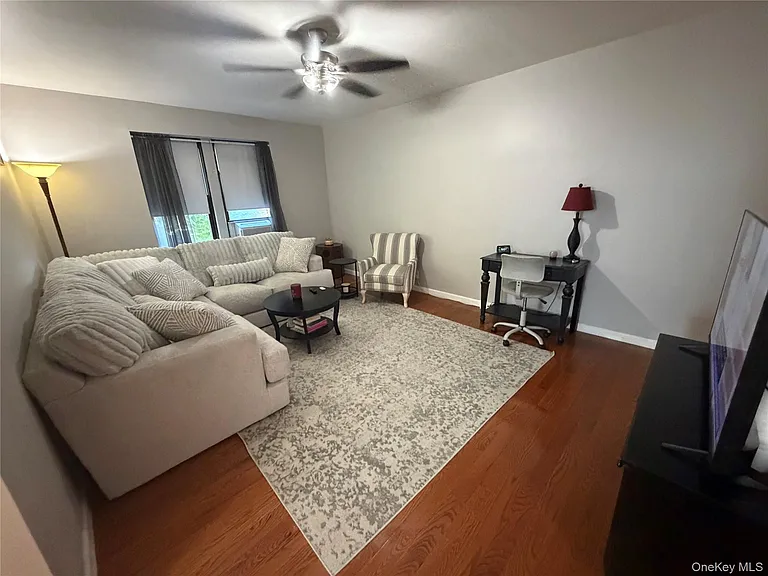 30 Windsor Ter #2D — Photo 3