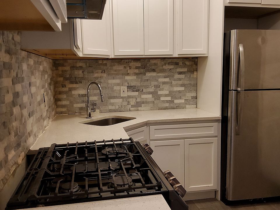 1st image of 28 Vineyard Ave Floor 1