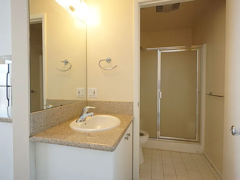 922 W 23rd St #202 — Photo 9