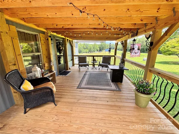 1890 Bud Tilley Rd, Pinnacle, NC 27043