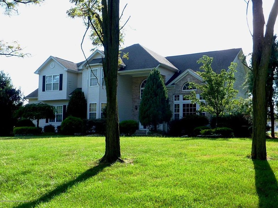 1st image of 23 Carriage Way