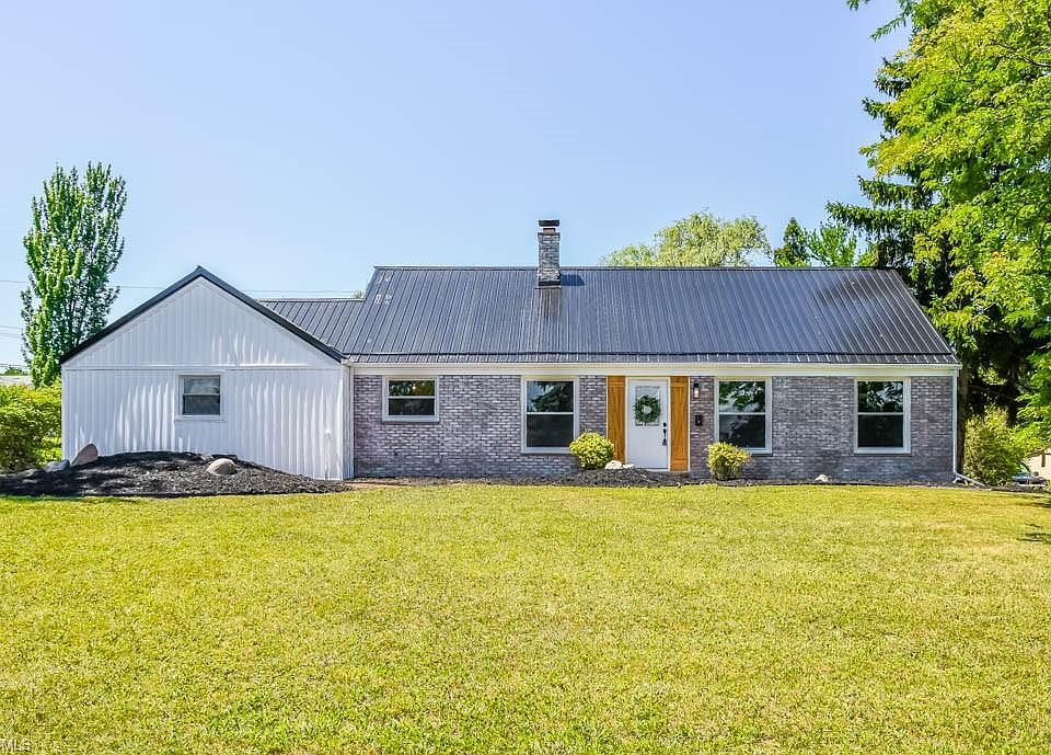 1st image of 3678 Beacon Dr