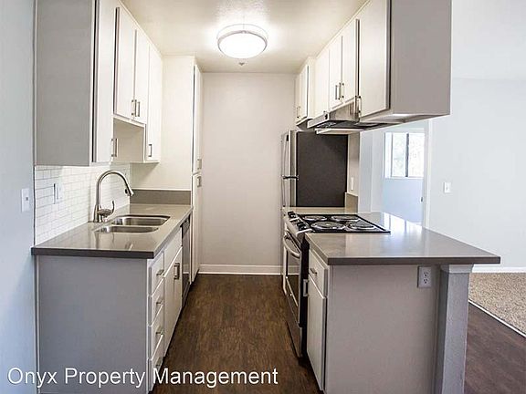 3rd image of 322 Hillside Ter APT 7