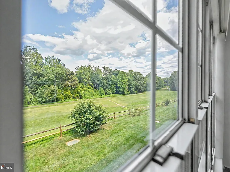 12102 Green Leaf Ct #201 — Photo 9