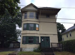 22 Harding St, Pawtucket, RI 02861