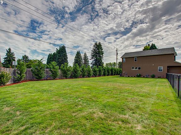 2nd image of 10602 NE 117th Ave