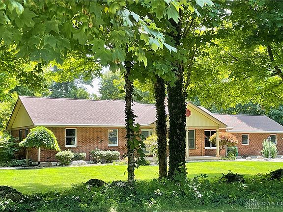 2nd image of 340 Vanessa Dr